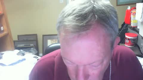 DirtkPitt Fun guy working online show from December 11, 7:54 pm