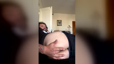 dirtsdirt1 online show from April 2, 11:01 pm