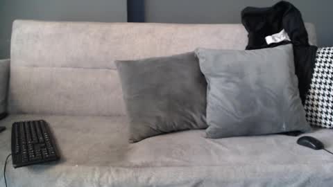 dirty_27cms online show from April 1, 10:51 pm