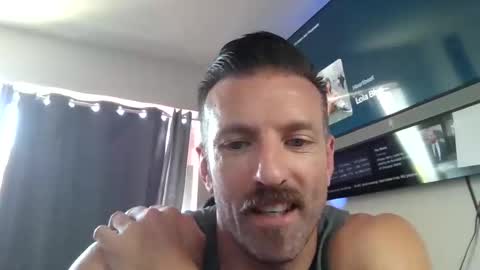 dirty_birdy_ online show from April 10, 6:04 pm