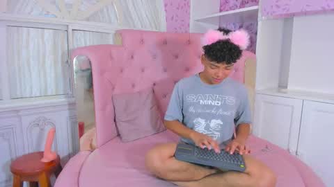 Snapshot of dirtymike69_ chatting on October 24, 7:59 pm Mike online show from October 24, 7:59 pm