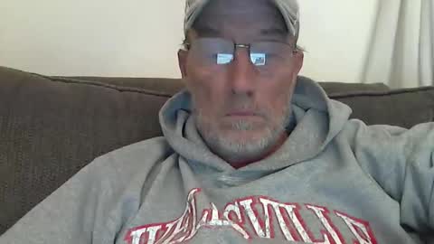 Snapshot of dirtynastyoldman chatting on October 30, 1:41 am dirtynastyoldman online show from October 30, 1:41 am