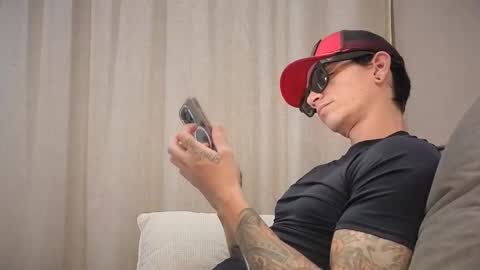 Snapshot of dirtyprettyboi chatting on January 15, 5:08 am buy tokens with link  online show from January 15, 5:08 am
