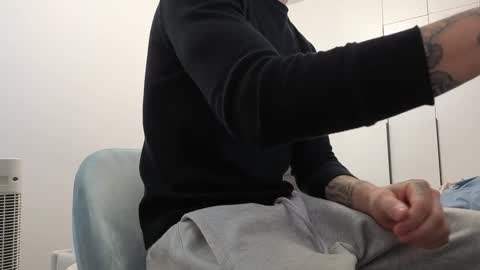 Snapshot of dirtyprettyboi chatting on October 2, 8:51 am buy tokens with link  online show from October 2, 8:51 am