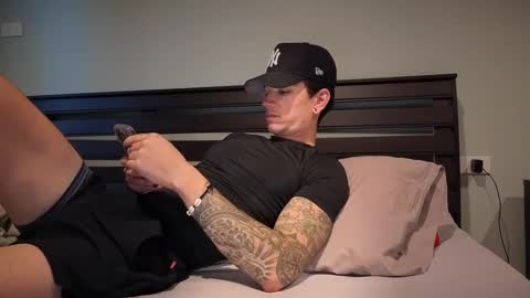 Snapshot of dirtyprettyboi chatting on December 10, 10:17 am buy tokens with link  online show from December 10, 10:17 am