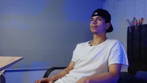 Snapshot of dj__bigd chatting on October 13, 12:05 am big d B online show from October 13, 12:05 am