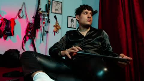 Diego Castell online show from April 13, 12:00 am