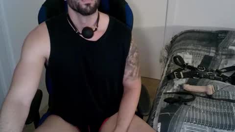 Snapshot of dominatedtitan chatting on October 25, 5:25 pm DominatedTitan online show from October 25, 5:25 pm