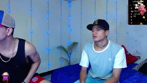 Snapshot of dominic_hanks chatting on December 24, 9:50 am DOMINIC AND ANDREW online show from December 24, 9:50 am