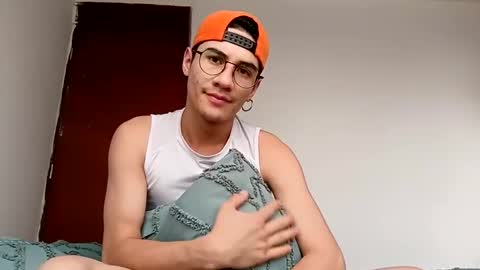 Snapshot of dominic_radccliffe chatting on December 2, 8:09 pm Your real love online show from December 2, 8:09 pm