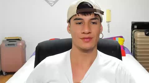 Snapshot of dominic_radccliffe chatting on September 18, 4:03 am Your real love online show from September 18, 4:03 am