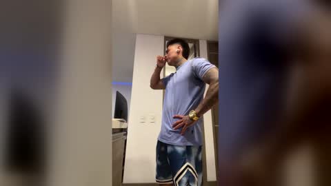 Only fans Ronnie col---InstaRonniecolleman  online show from March 7, 1:36 am