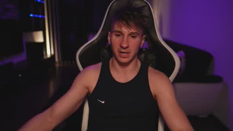 Dorian Reyes online show from November 14, 1:31 am