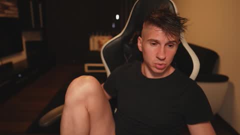 Dorian Reyes online show from November 16, 2:25 am