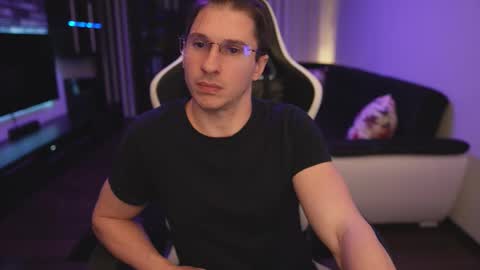 Dorian Reyes online show from February 10, 2:05 am