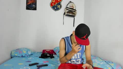 douglas_gallegos online show from December 21, 11:24 pm