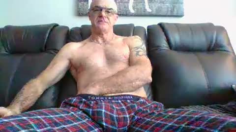 doum1122 online show from February 3, 1:30 pm