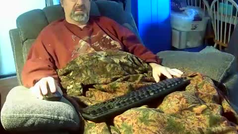 Snapshot of dragonbimale chatting on December 22, 3:33 pm DragonBiMale online show from December 22, 3:33 pm