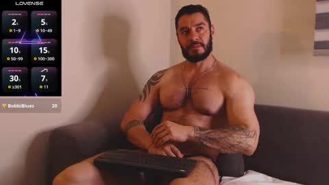 Snapshot of drake_cole11 chatting on October 26, 1:07 am drake_cole11 online show from October 26, 1:07 am
