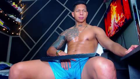 Snapshot of drake_jhonson08 chatting on January 28, 2:11 am Drake online show from January 28, 2:11 am