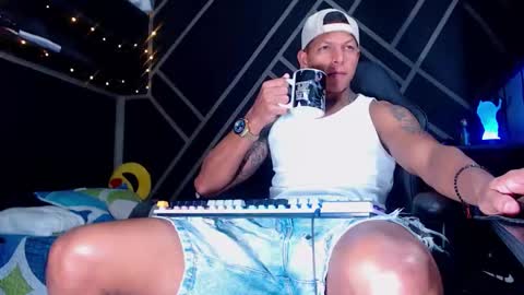 Snapshot of drake_jhonson08 chatting on September 21, 2:44 am Drake online show from September 21, 2:44 am