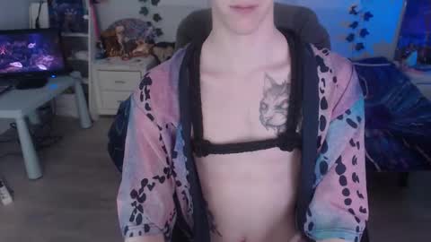 Snapshot of dreammaker_ chatting on October 8, 5:45 am Yukichi online show from October 8, 5:45 am