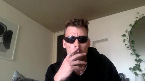 Snapshot of drejjj3000 chatting on October 21, 5:10 am drejjj3000 online show from October 21, 5:10 am