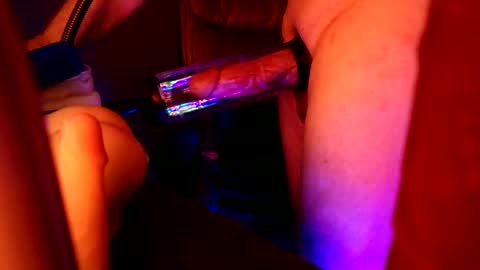 Snapshot of drwhoisit chatting on March 3, 2:33 am Dr WhoIsIt online show from March 3, 2:33 am