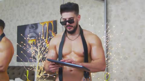 Dustin online show from February 20, 6:19 am