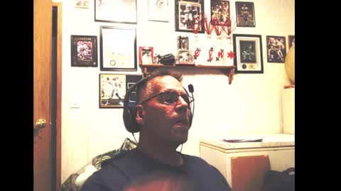 Snapshot of dwinmontana chatting on September 20, 6:13 am dwinmontana online show from September 20, 6:13 am