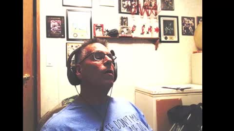 Snapshot of dwinmontana chatting on October 2, 4:16 am dwinmontana online show from October 2, 4:16 am