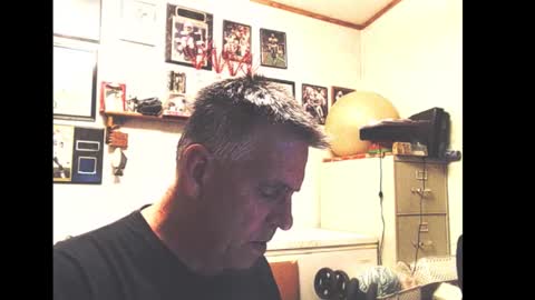 Snapshot of dwinmontana chatting on November 1, 5:33 am dwinmontana online show from November 1, 5:33 am