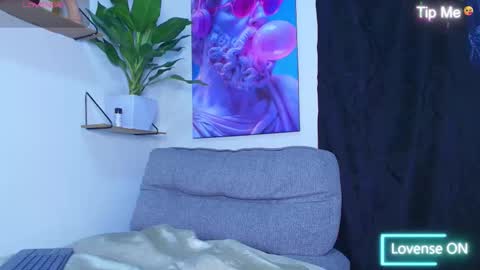 Dylan Noir online show from March 6, 12:35 pm