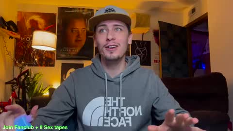 Snapshot of dylandaniel69 chatting on February 11, 9:46 pm Dylan Daniel 7.8 online show from February 11, 9:46 pm