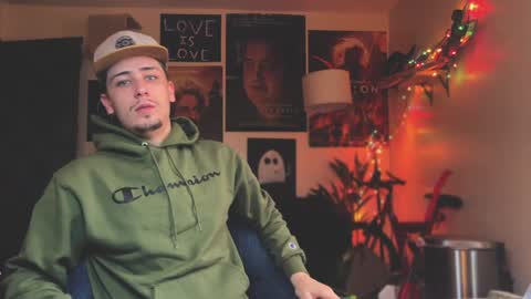 Snapshot of dylandaniel69 chatting on February 5, 5:10 pm Dylan Daniel 7.8 online show from February 5, 5:10 pm