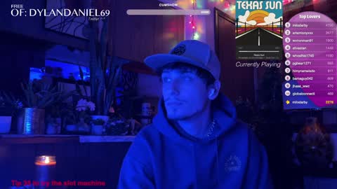 Snapshot of dylandaniel69 chatting on December 3, 8:58 am Dylan Daniel 7.8 online show from December 3, 8:58 am