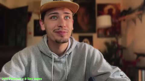 Snapshot of dylandaniel69 chatting on February 13, 8:13 pm Dylan Daniel 7.8 online show from February 13, 8:13 pm