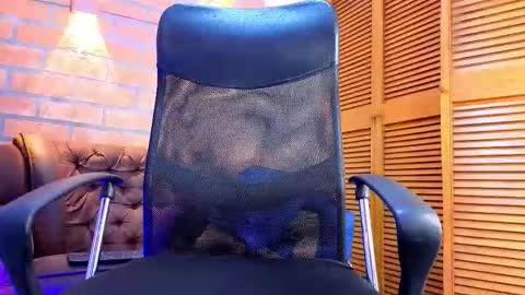 D Y L A N online show from February 21, 6:36 am