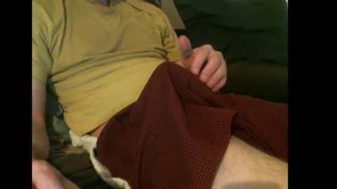 Snapshot of easysleaze chatting on December 9, 12:45 am Easy online show from December 9, 12:45 am