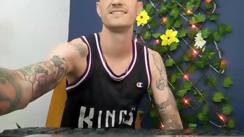 Snapshot of ed_big_cock chatting on October 1, 4:11 pm Edd Gallego online show from October 1, 4:11 pm