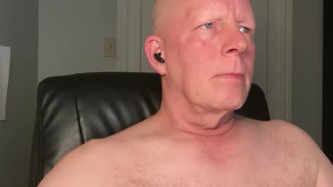 Snapshot of eddygl1968 chatting on October 27, 2:14 am Eddy online show from October 27, 2:14 am