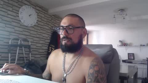 edgarram83 online show from October 6, 7:07 pm