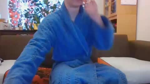 Snapshot of edgeplayer91 chatting on October 25, 7:43 am edgeplayer91 online show from October 25, 7:43 am