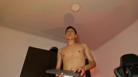 edward online show from April 9, 6:19 am