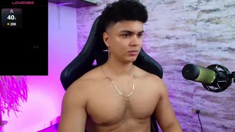 Snapshot of edward__clarck chatting on February 12, 5:15 am EDWARD CLARCK online show from February 12, 5:15 am