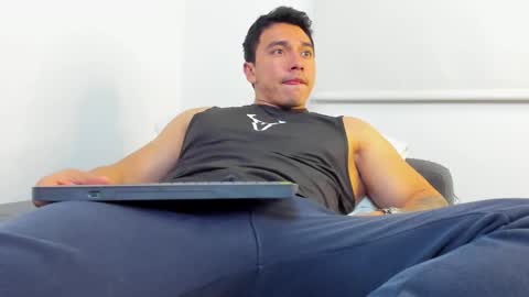 EITHAN CONOR online show from March 25, 3:10 am