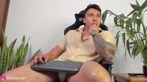 EITHAN CONOR online show from September 18, 2:46 am