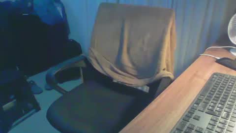 Snapshot of ekudemic chatting on December 4, 6:00 am Juan Pablo M online show from December 4, 6:00 am