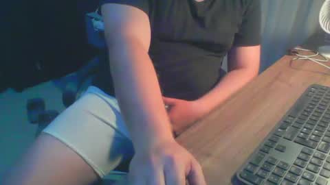 Snapshot of ekudemic chatting on December 18, 5:15 am Juan Pablo M online show from December 18, 5:15 am