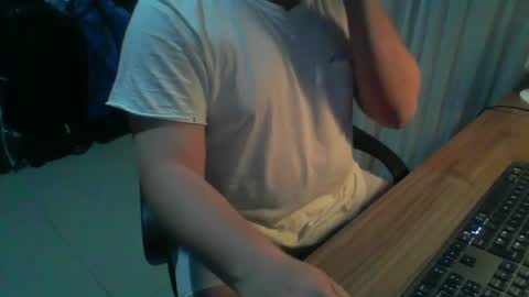 Snapshot of ekudemic chatting on February 6, 3:37 am Juan Pablo M online show from February 6, 3:37 am